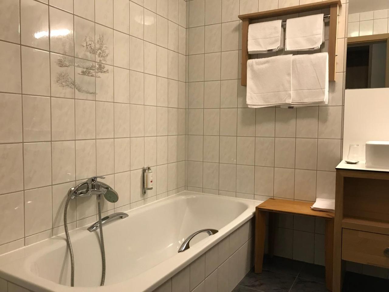 B&B ラ ロマンス デュ ラック ロベールヴィル エクステリア 写真